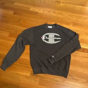 Champion crew neck sweat shirt. Mens Small
